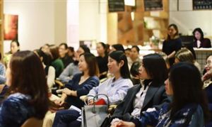 中國婦女發(fā)展綱要(2021—2030年)發(fā)布：鼓勵女大學生到基層等就業(yè)