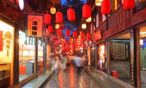 國內(nèi)首條青山可持續(xù)餐飲街落地西安 美食街行業(yè)發(fā)展現(xiàn)狀及前景分析
