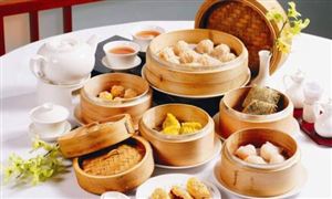 致力服務(wù)大運(yùn)會(huì) 成都領(lǐng)軍團(tuán)膳企業(yè)赴重慶考察 團(tuán)膳行業(yè)快餐服務(wù)發(fā)展現(xiàn)狀