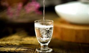 白酒行業(yè)市場產(chǎn)量如何？白酒行業(yè)市場營銷模式發(fā)展趨勢分析