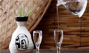 白酒行業(yè)業(yè)績(jī)分化加劇 20家白酒上市公司上半年?duì)I收1853.5億元