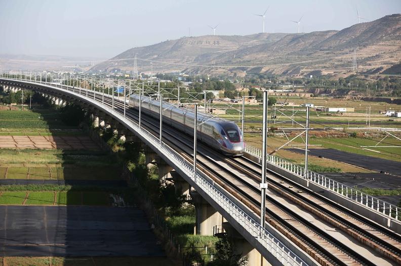 2023年全國鐵路暑期運輸啟動 上半年全國鐵路發(fā)送旅客17.7億人次