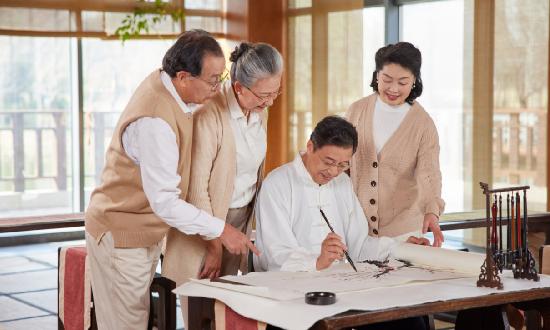 “醫(yī)養(yǎng)結(jié)合”成大勢(shì)所趨 養(yǎng)老模式市場(chǎng)發(fā)展面臨巨大機(jī)遇和挑戰(zhàn)