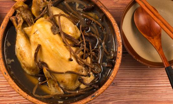 2024食療產(chǎn)業(yè)鏈上下游發(fā)展現(xiàn)狀及市場(chǎng)競(jìng)爭(zhēng)態(tài)勢(shì)分析