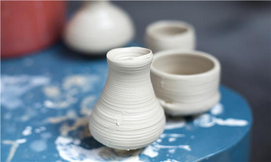 2024年陶瓷工藝品行業(yè)市場(chǎng)發(fā)展現(xiàn)狀及未來發(fā)展前景趨勢(shì)分析